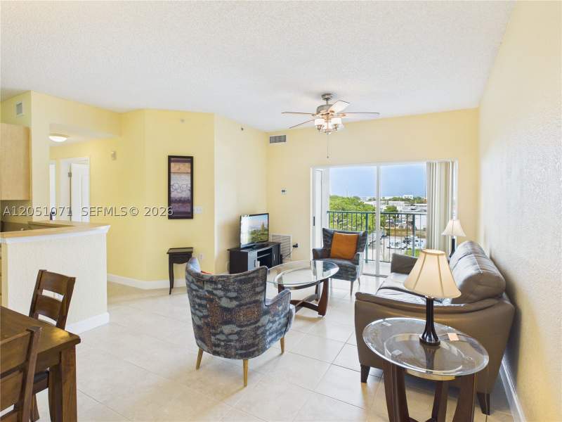 2 bedroom Condominium at 6001 SW 70th St 502, Valencia Condo, South Miami — photo 2