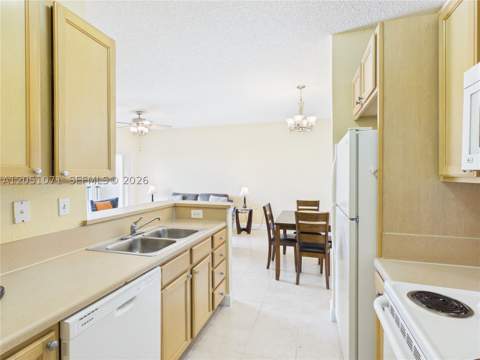 6001 SW 70th St 502, South Miami FL - photo 8 of 37