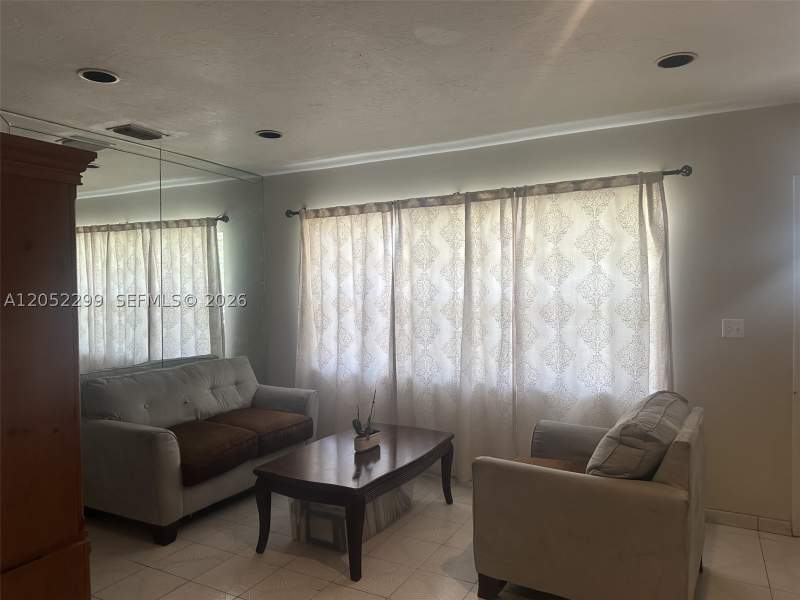 3 bedroom SingleFamilyResidence at 15061 SW 299th St, Kingswood Manor, Homestead — photo 3