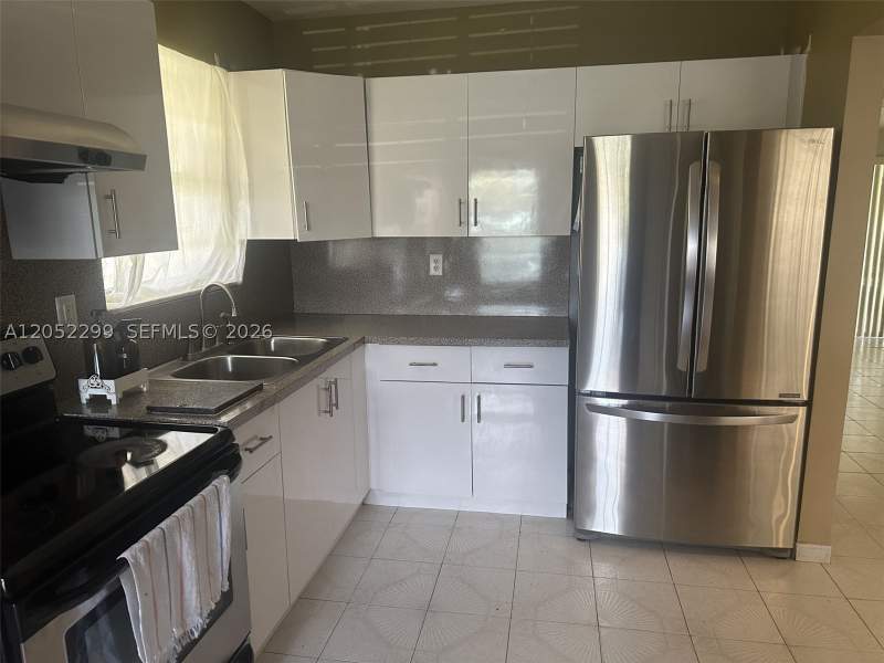 3 bedroom SingleFamilyResidence at 15061 SW 299th St, Kingswood Manor, Homestead — photo 4