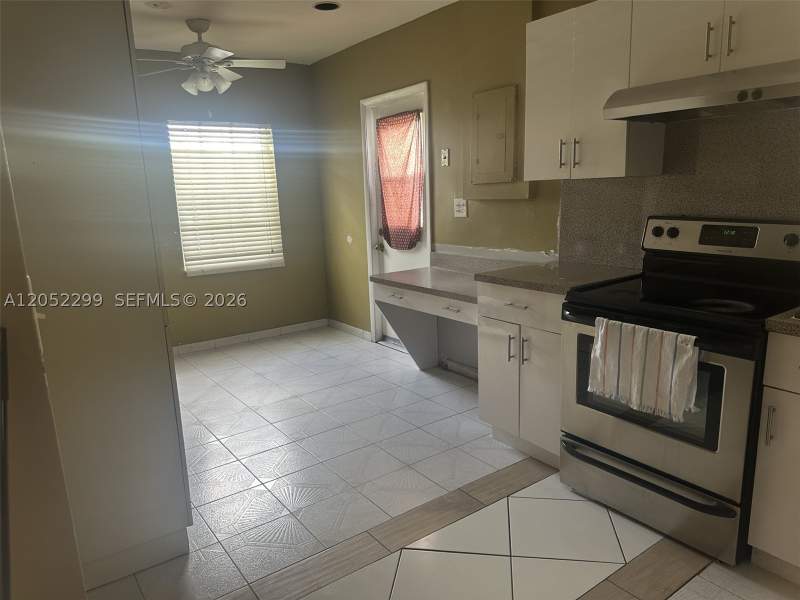 3 bedroom SingleFamilyResidence at 15061 SW 299th St, Kingswood Manor, Homestead — photo 5