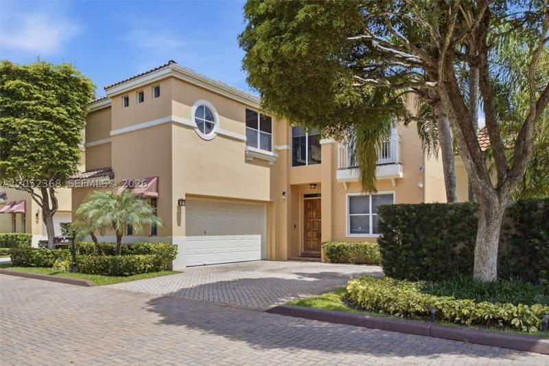 3 bedroom SingleFamilyResidence at 3722 NE 208th Ter, Island Way, Aventura — photo 2
