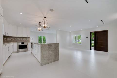 7107 SW 63rd Ave, South Miami FL - photo 11 of 32
