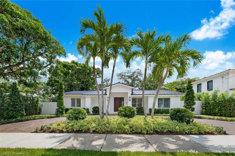 4 bedroom SingleFamilyResidence at 7107 SW 63rd Ave, Royal Palm Villas, South Miami — photo 2