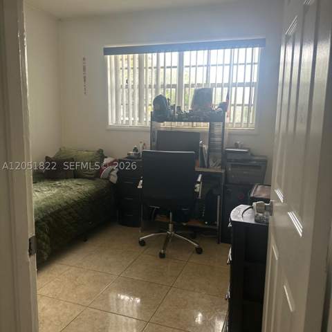 930 NW 180th Ter, Miami Gardens FL - photo 19 of 34