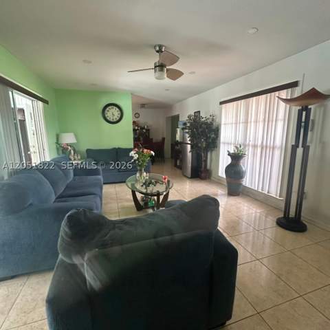 930 NW 180th Ter, Miami Gardens FL - photo 9 of 34