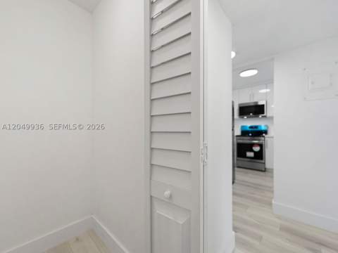 401 Ocean Dr 403, Miami Beach FL - photo 22 of 38