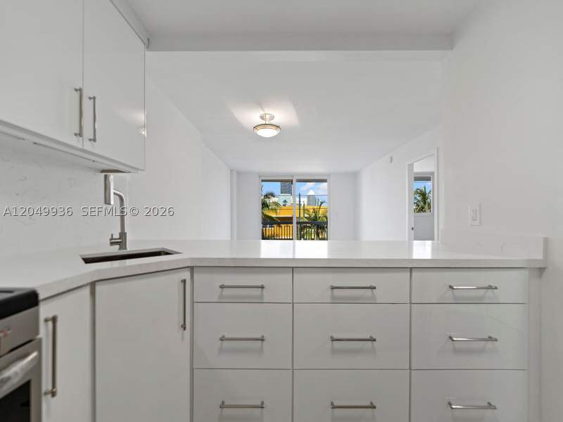 1 bedroom Condominium at 401 Ocean Dr 403, The Presidential Condo, Miami Beach — photo 5