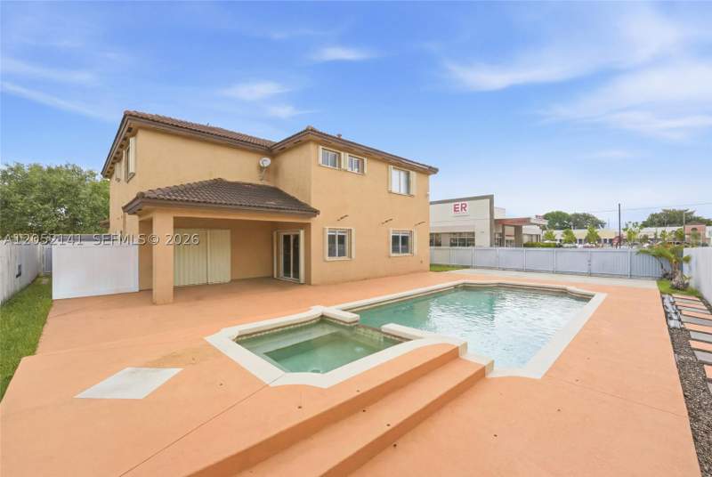 5 bedroom SingleFamilyResidence at 14202 SW 288th Ter, Biscayne Drive Estates, Homestead — photo 3