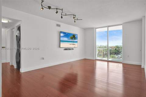 60 NW 37th Ave 608, Miami FL - photo 16 of 32