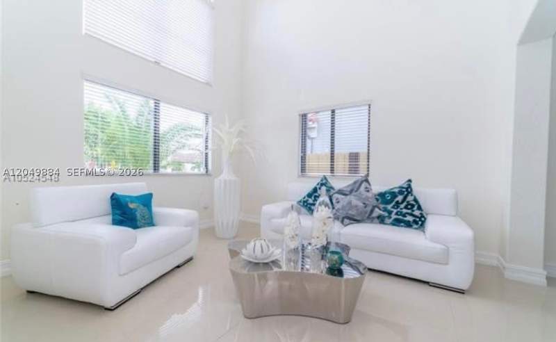 5 bedroom SingleFamilyResidence at 16588 SW 44 Street, Oakland Subdivision, Kendall — photo 4