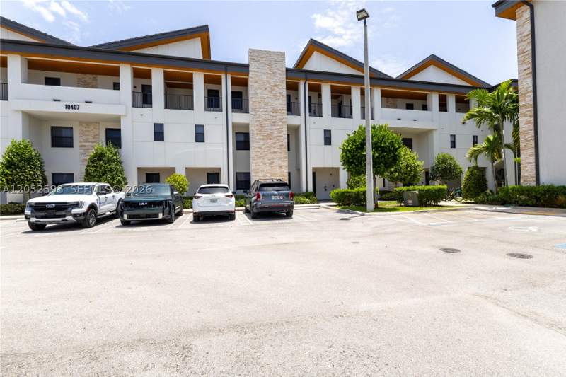 3 bedroom Condominium at 10407 NW 82nd St 12, Highland At Park Central, Doral — photo 4