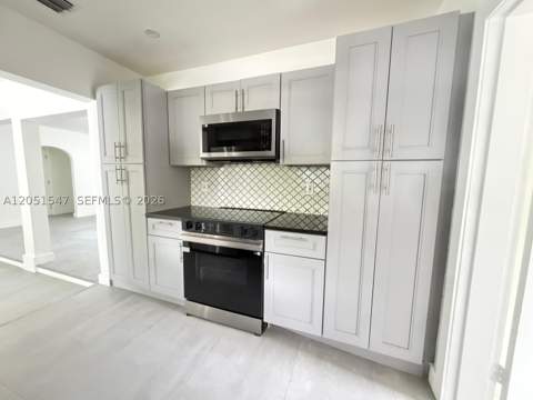 859 NE 115th St, Biscayne Park FL - photo 8 of 30
