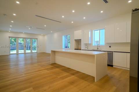 112 NW 24th Ct, Miami FL - photo 13 of 24