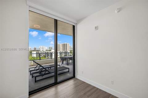 2960 NE 207th St 811, Aventura FL - photo 24 of 32