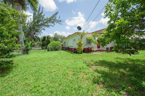 27 NW 18th St, Homestead FL - photo 14 of 28