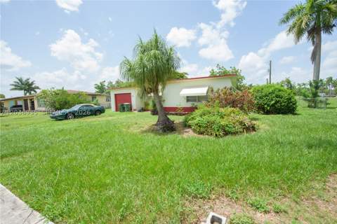 27 NW 18th St, Homestead FL - photo 17 of 28