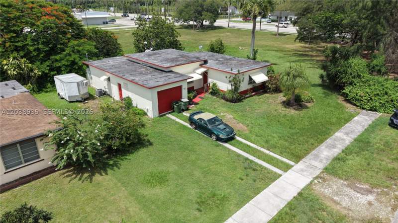 2 bedroom SingleFamilyResidence at 27 NW 18th St, Downer Palms Div 2, Homestead — photo 3