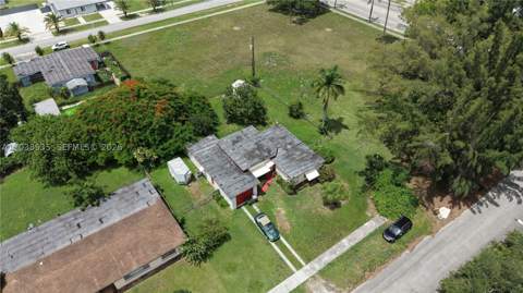 27 NW 18th St, Homestead FL - photo 8 of 28
