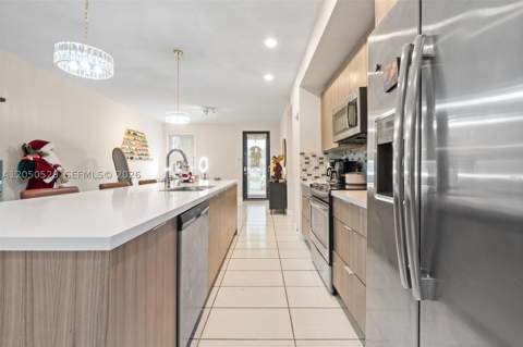 7809 NW 104th Ave 1, Doral FL - photo 9 of 33