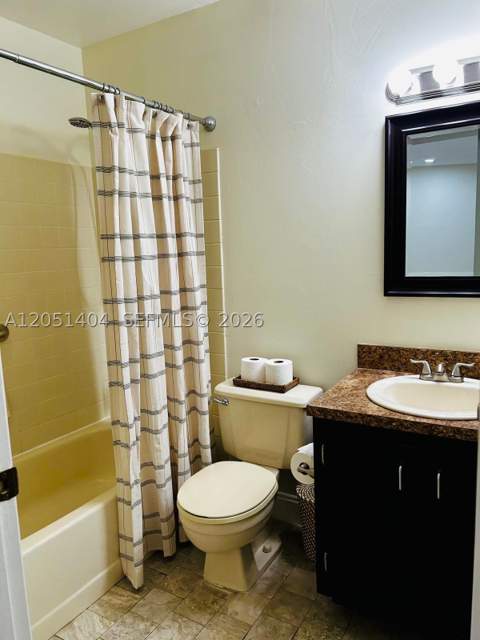 6524 NW 188th Ln, Hialeah FL - photo 14 of 23