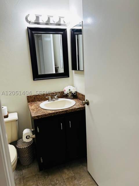 6524 NW 188th Ln, Hialeah FL - photo 15 of 23