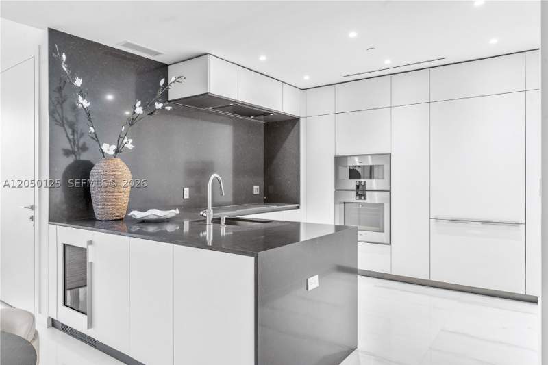 2 bedroom Condominium at 300 Biscayne Blvd Way 4309, Aston Martin Residences, Miami — photo 2