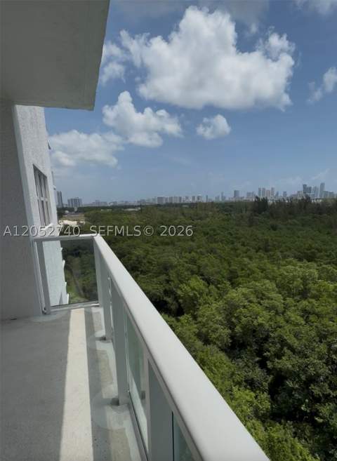 14951 Royal Oaks Ln 808, North Miami FL - photo 13 of 17