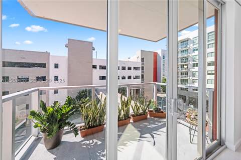 7751 NW 107th Ave 422, Doral FL - photo 9 of 38