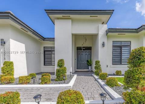 13218 SW 230th st, Miami FL - photo 6 of 31