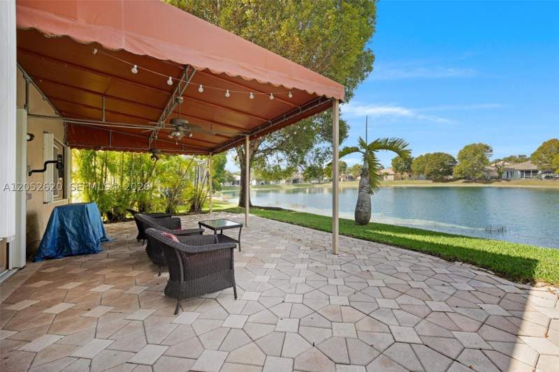 4 bedroom SingleFamilyResidence at 2002 SE 17th Ave, Keys Landing, Homestead — photo 2