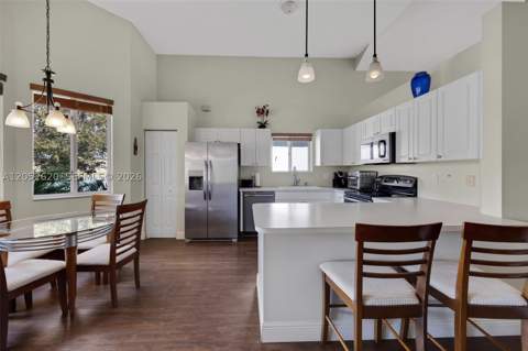 2002 SE 17th Ave, Homestead FL - photo 9 of 48