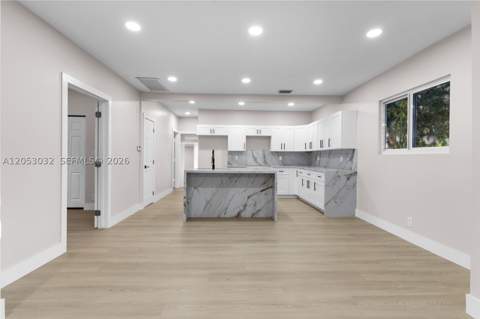 559 NW 2nd St, Florida City FL - photo 12 of 34