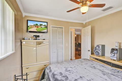 18800 NW 43rd Avenue, Miami Gardens FL - photo 8 of 48