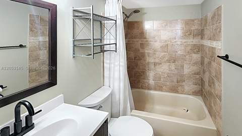 6439 Lemon Tree Ln, Miami Lakes FL - photo 12 of 20