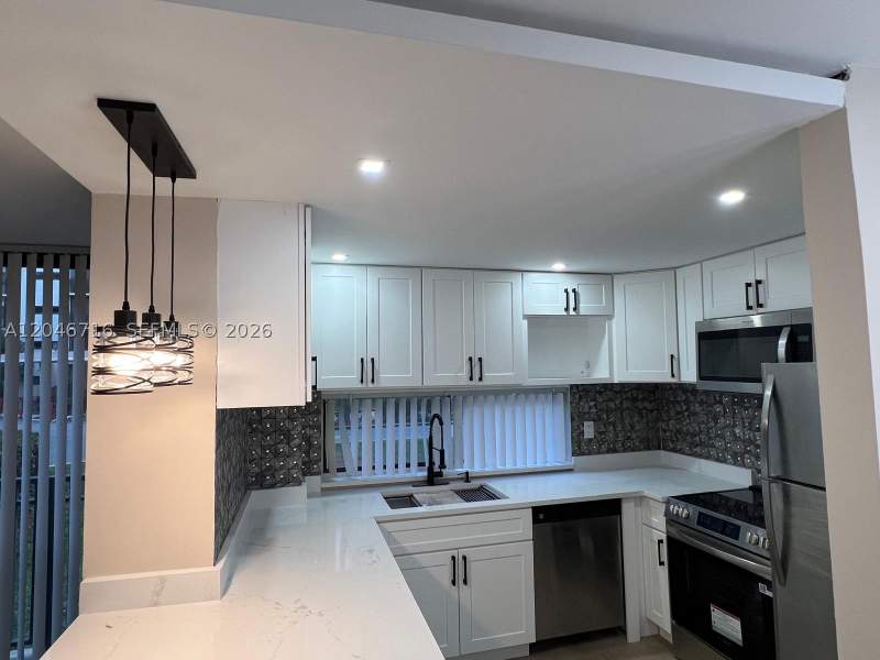 2 bedroom Condominium at 17021 N Bay Rd 124, Plaza Of Americas Condo P, Sunny Isles Beach — photo 2