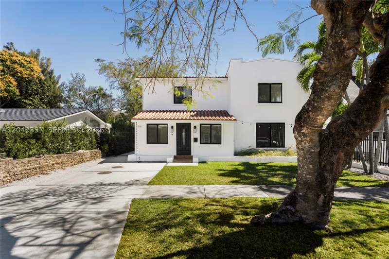 4 bedroom SingleFamilyResidence at 7111 SW 63rd Ave, Royal Palm Villas, South Miami — photo 2