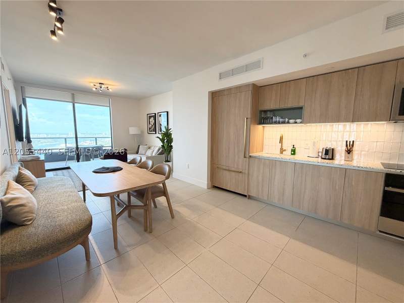 3 bedroom Condominium at 159 NE 6th St 3215, Gale Hotel and Residences, Miami — photo 3