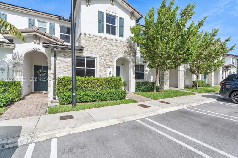 3 bedroom Townhouse at 12424 NW 23rd Ct, Golf Park Sec 1, Miami — photo 3