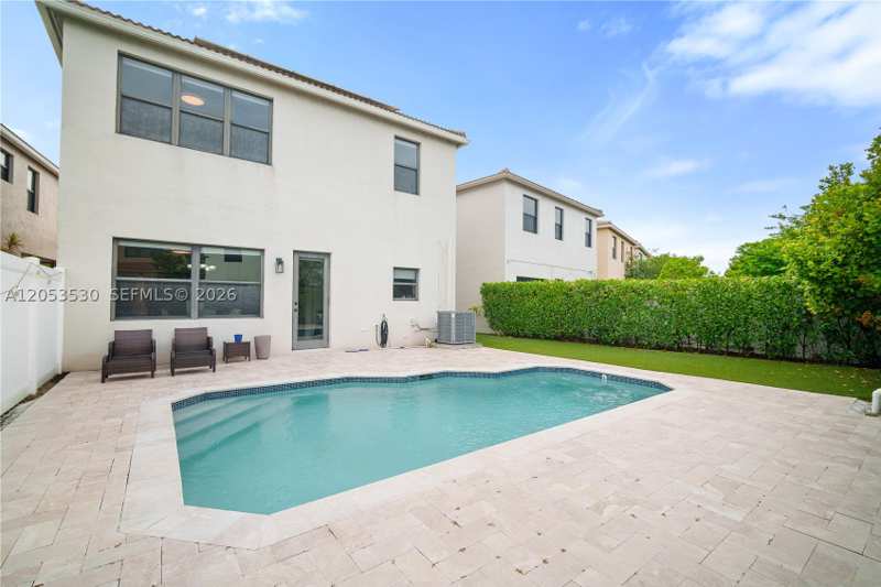 4 bedroom SingleFamilyResidence at 918 NE 191st St, Champion Lakes, Miami — photo 1