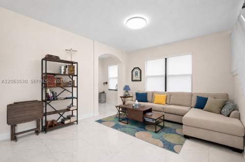 918 NE 191st St, Miami FL - photo 10 of 39