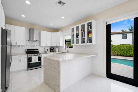 918 NE 191st St, Miami FL - photo 15 of 39