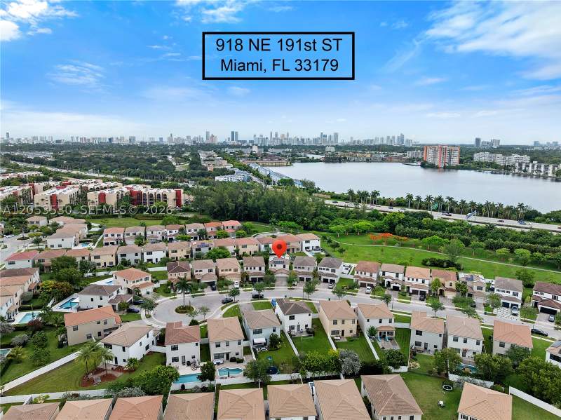 4 bedroom SingleFamilyResidence at 918 NE 191st St, Champion Lakes, Miami — photo 4