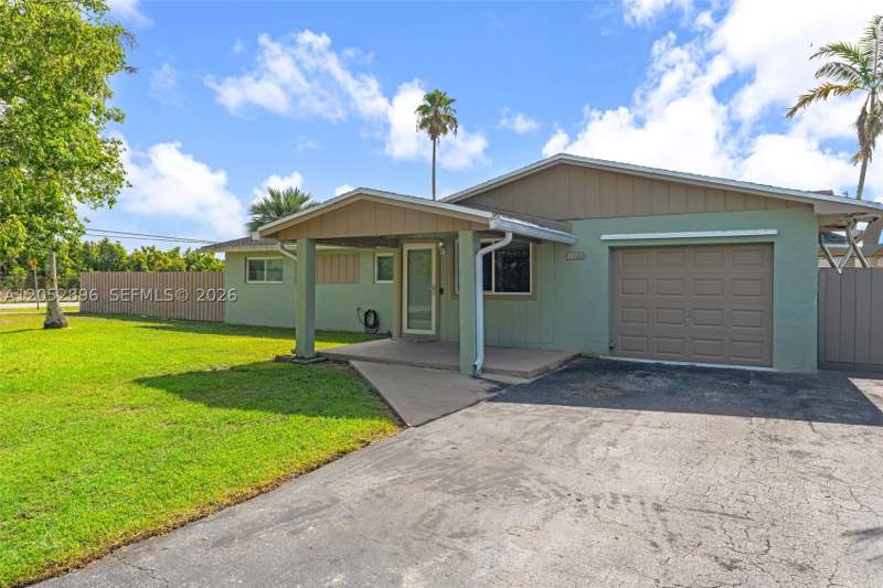 3 bedroom SingleFamilyResidence at 27205 SW 162nd Ct, Heritage Trails Two, Homestead — photo 3