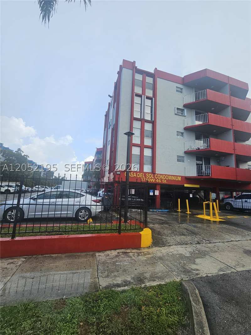 2 bedroom Condominium at 1750 W 46th St 518, Casa Del Sol Condo, Hialeah — photo 1