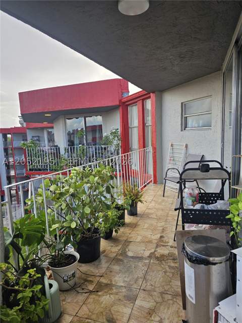 1750 W 46th St 518, Hialeah FL - photo 22 of 22