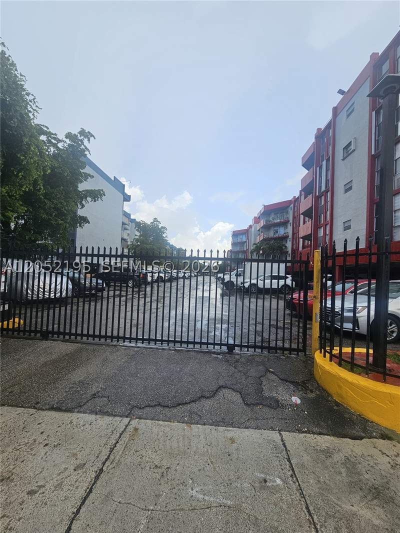 2 bedroom Condominium at 1750 W 46th St 518, Casa Del Sol Condo, Hialeah — photo 4