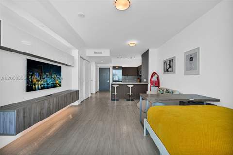 1080 Brickell Ave 3705, Miami FL - photo 9 of 36