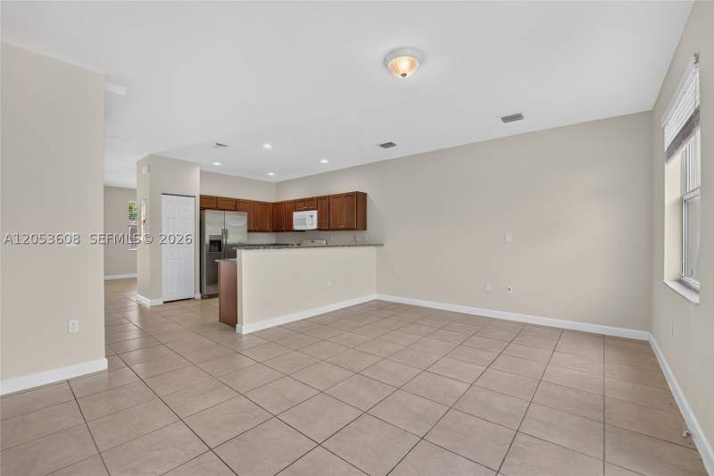 2 bedroom Townhouse at 9011 SW 227th St 2, Lakes By The Bay Eve Repl, Cutler Bay — photo 5