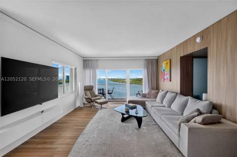 300 Bayview Dr 916, Sunny Isles Beach FL - photo 11 of 38